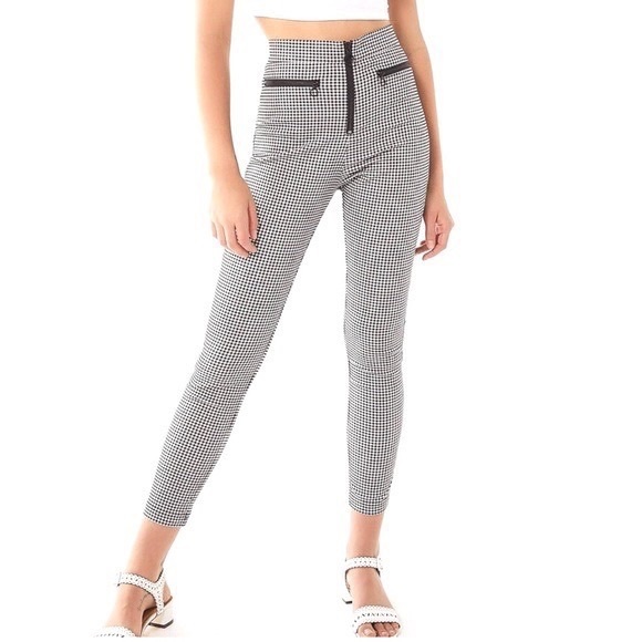 Urban Outfitters Susie High-Waisted Gingham Pants - Picture 7 of 7